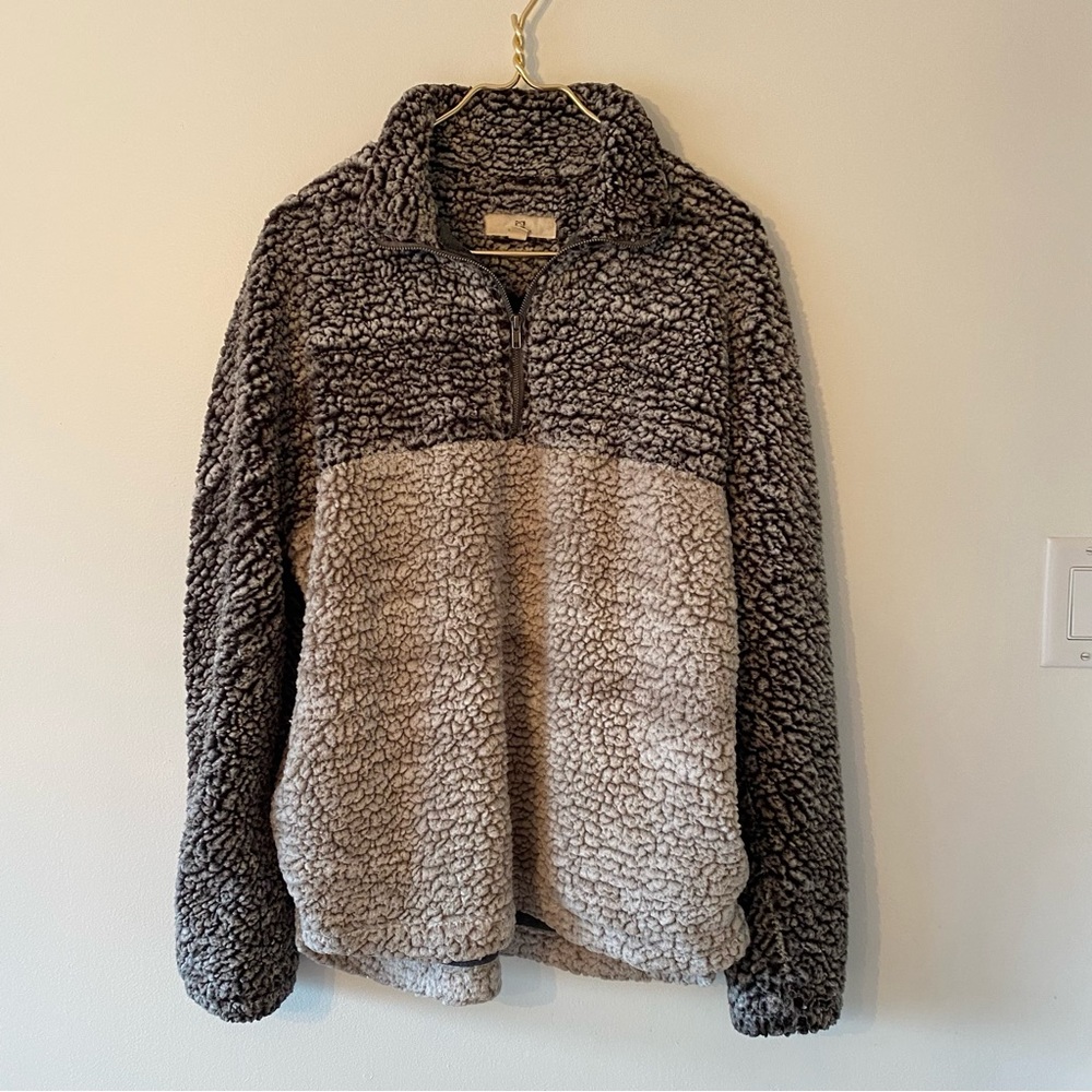 Grey + tan Sherpa quarter-zip sweatshirt🤎